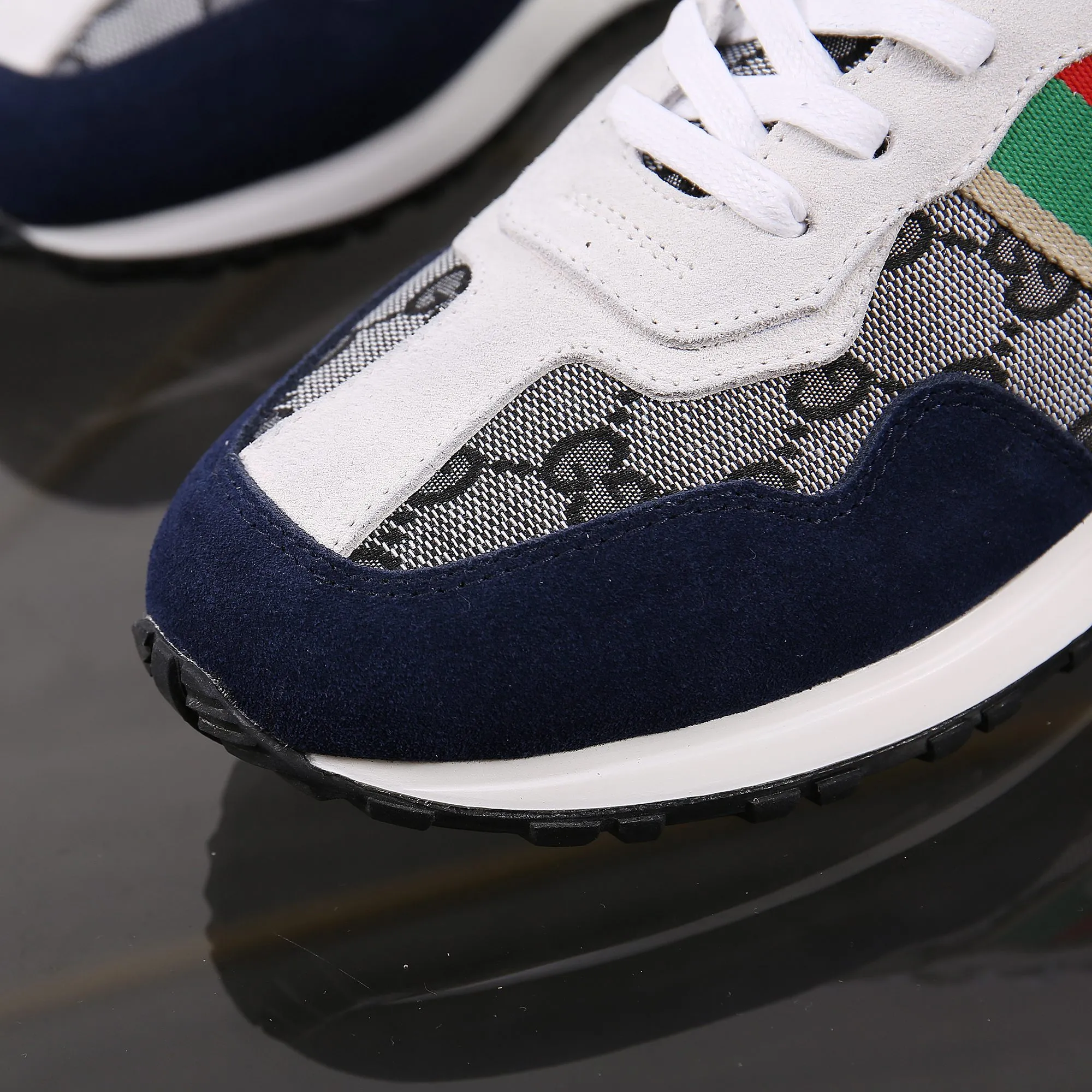 p420👾👾Spring new style is here again! [Gucci Sports Men's Shoes] Gucci fashionable casual men's shoes🇨🇳Original 1:1 mold opening, new models are available first💯Not high-profile but avant-garde, simple, low-key and fashionable, super versatile style🌿Made of original cowhide➕Sheepskin lining🎋The version is comfortable on the feet, and the workmanship is first-class🍍38-44 Large quantities in stock